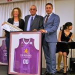 "Doce camisas, doce causas" cumple con su propósito solidario en un emotivo acto (20)