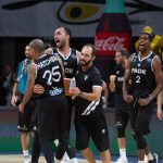 El Iberostar Tenerife cede ante un buen PAOK en un partido trabado (15)