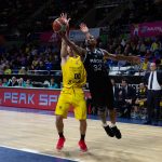 El Iberostar Tenerife cede ante un buen PAOK en un partido trabado (11)