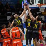 El Iberostar Tenerife desarbola al Valencia para derribar otro muro histórico (7)