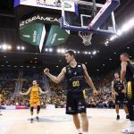 El Iberostar Tenerife vuelve a teñir el derbi de aurinegro (15)