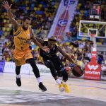 El Iberostar Tenerife vuelve a teñir el derbi de aurinegro (9)