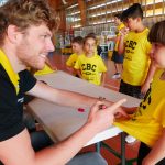 Jugadores del primer equipo visitan los Campus de Navidad CanaryPay (16)