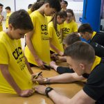 Jugadores del primer equipo visitan los Campus de Navidad CanaryPay (6)