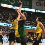 El Iberostar Tenerife cae en Badalona tras firmar un mal partido (20)