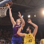 El Iberostar Tenerife cede tras el receso ante el líder Barça Lassa (8)