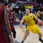 El Iberostar Tenerife cae ante el REYER Venezia en un duelo muy físico (24)