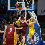 El Iberostar Tenerife cae ante el REYER Venezia en un duelo muy físico (22)
