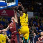 El Iberostar Tenerife cae ante el REYER Venezia en un duelo muy físico (23)