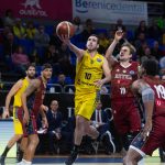 El Iberostar Tenerife cae ante el REYER Venezia en un duelo muy físico (16)