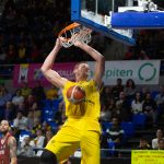 El Iberostar Tenerife cae ante el REYER Venezia en un duelo muy físico (8)