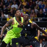 El Iberostar Tenerife tumba al líder de la Liga Endesa con otra exhibición colectiva (25)
