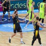 El Iberostar Tenerife tumba al líder de la Liga Endesa con otra exhibición colectiva (23)
