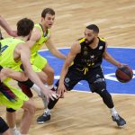 El Iberostar Tenerife tumba al líder de la Liga Endesa con otra exhibición colectiva (20)