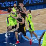 El Iberostar Tenerife tumba al líder de la Liga Endesa con otra exhibición colectiva (21)
