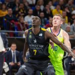 El Iberostar Tenerife tumba al líder de la Liga Endesa con otra exhibición colectiva (5)