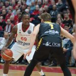 El Santiago Martín decidirá el billete a la F4 tras un gran partido aurinegro en Jerusalén (3)