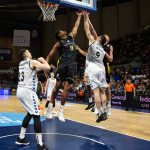 El Iberostar Tenerife encaja una derrota dolorosa (25)