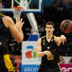 El Iberostar Tenerife encaja una derrota dolorosa (8)