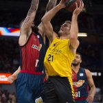 El Iberostar Tenerife cae ante la mayor solidez del Kirolbet Baskonia (6)