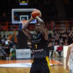 El Iberostar Tenerife cae en Patras y deberá remontar en el Santiago Martín (2)