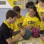 Jugadores del primer equipo visitan los Campus de Semana Santa CanaryPay (14)