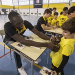 Jugadores del primer equipo visitan los Campus de Semana Santa CanaryPay (11)
