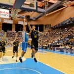 El Iberostar Tenerife cierra con otra alegría la gira gallega (8)