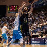 El Iberostar Tenerife cierra con otra alegría la gira gallega (6)