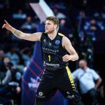 El Iberostar Tenerife cae con la cabeza alta, peleando hasta el final (23)