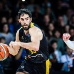 El Iberostar Tenerife cae con la cabeza alta, peleando hasta el final (21)