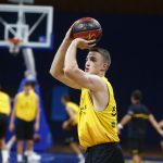 3, 2, 1... ¡en marcha! El primer equipo ya trabaja en el Santiago Martín (12)