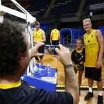 3, 2, 1... ¡en marcha! El primer equipo ya trabaja en el Santiago Martín (25)