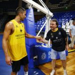 3, 2, 1... ¡en marcha! El primer equipo ya trabaja en el Santiago Martín (29)