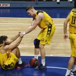 El Iberostar Tenerife cae ante un RETAbet Bilbao más acertado en un partido trabado (20)