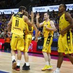 El Iberostar Tenerife cae ante un RETAbet Bilbao más acertado en un partido trabado (19)