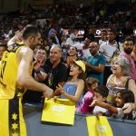 El Iberostar Tenerife afina la maquinaria con otra gran faena colectiva (17)