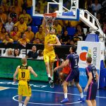 Gran esfuerzo coral para festejar el primer triunfo en casa del curso (36)