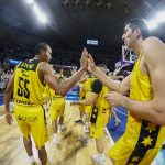 Gran esfuerzo coral para festejar el primer triunfo en casa del curso (29)