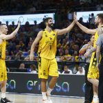 Gran esfuerzo coral para festejar el primer triunfo en casa del curso (24)