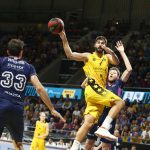 Gran esfuerzo coral para festejar el primer triunfo en casa del curso (22)