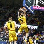 Gran esfuerzo coral para festejar el primer triunfo en casa del curso (23)