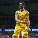 Gran esfuerzo coral para festejar el primer triunfo en casa del curso (17)