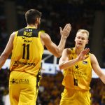 Gran esfuerzo coral para festejar el primer triunfo en casa del curso (18)