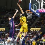 Gran esfuerzo coral para festejar el primer triunfo en casa del curso (15)