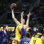 Gran esfuerzo coral para festejar el primer triunfo en casa del curso (12)