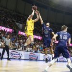 Gran esfuerzo coral para festejar el primer triunfo en casa del curso (5)