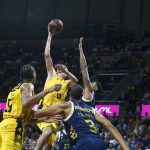 El Iberostar Tenerife cae tras poner contra las cuerdas al potente Real Madrid (39)