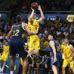 El Iberostar Tenerife cae tras poner contra las cuerdas al potente Real Madrid (33)