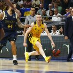 El Iberostar Tenerife cae tras poner contra las cuerdas al potente Real Madrid (32)